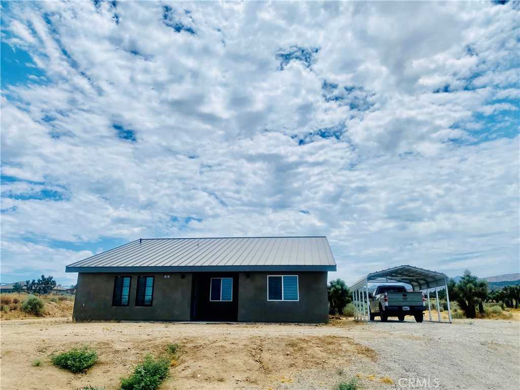 photo 1: 6081 Elsinore Road, Phelan CA 92371