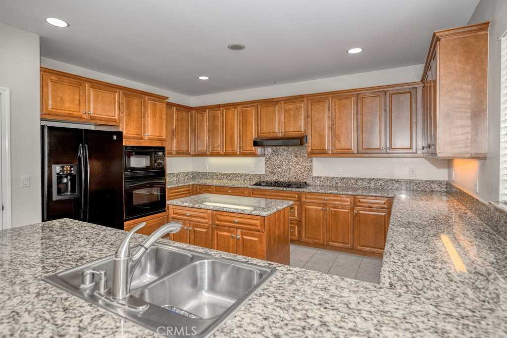 photo 3: 3642 Neola Way, Lancaster CA 93536