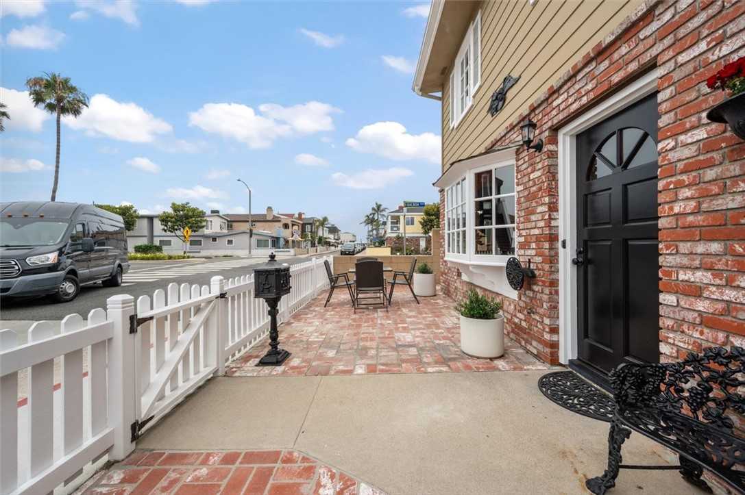 photo 3: 205 40th Street, Newport Beach CA 92663