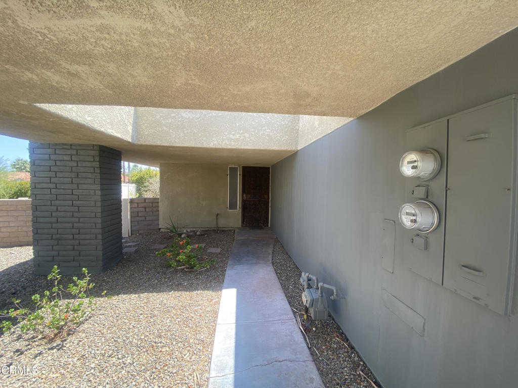 photo 2: 1351 Sunflower Circle N, Palm Springs CA 92262