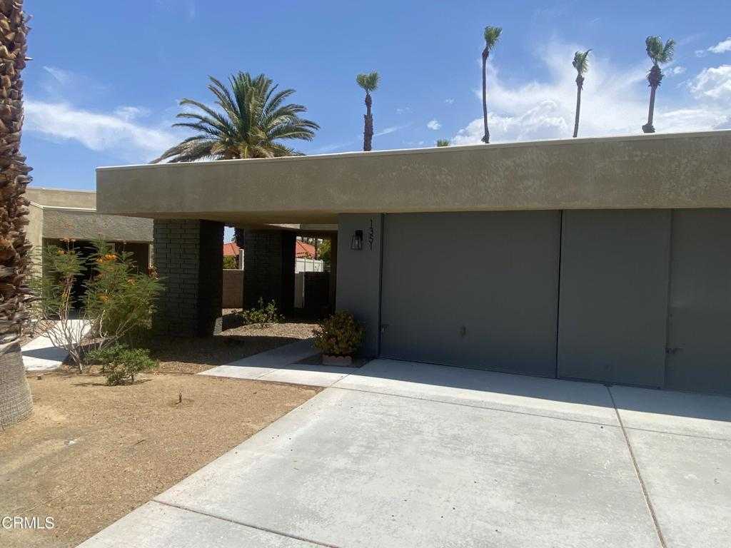 photo 3: 1351 Sunflower Circle N, Palm Springs CA 92262