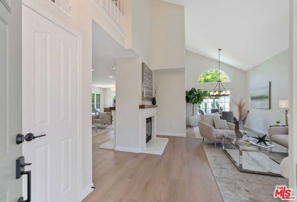 photo 2: 26913 Deer Trail Ct, Calabasas CA 91301