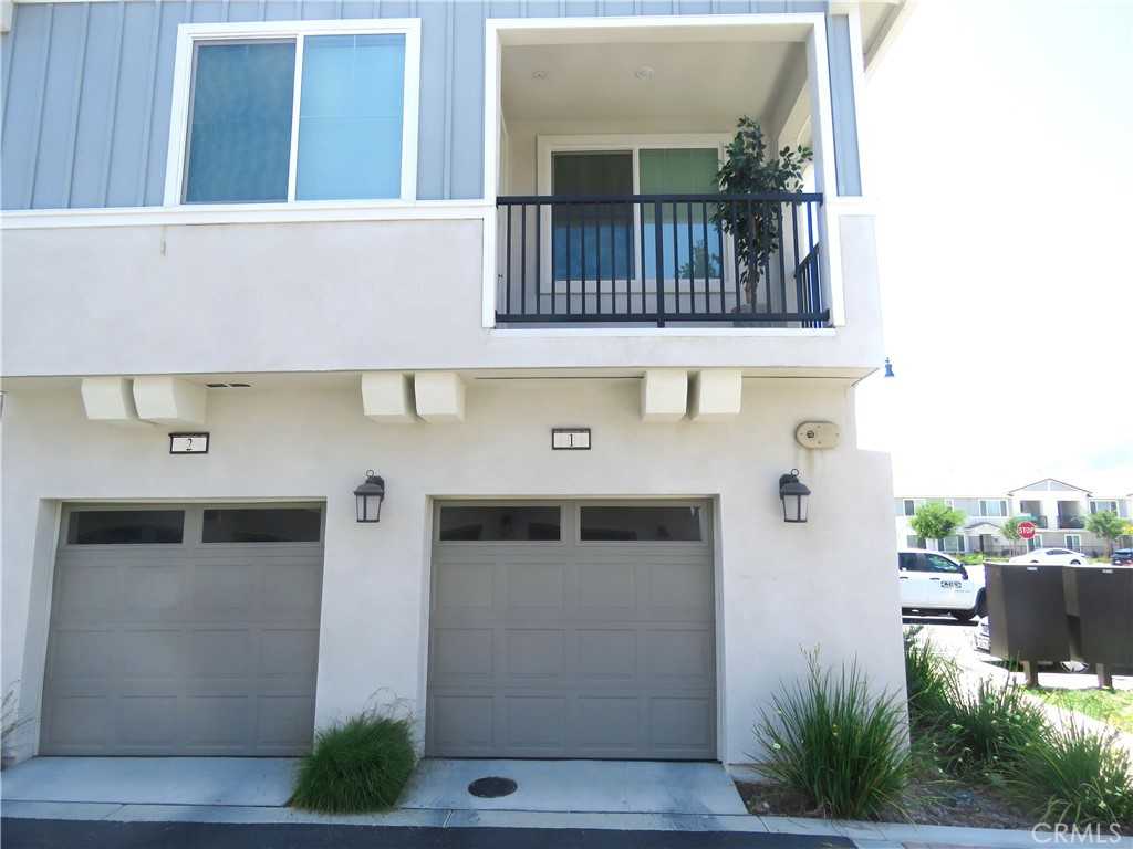 photo 3: 16621 Wyndham Lane Unit 1, Fontana CA 92336