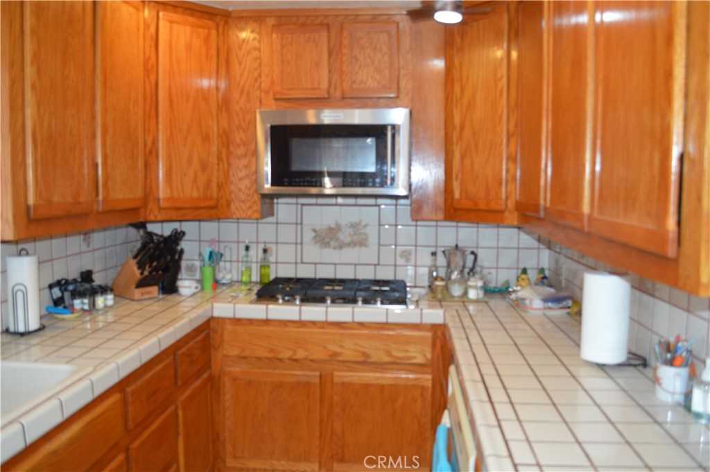 photo 3: 601 E Fredricks Street, Barstow CA 92311