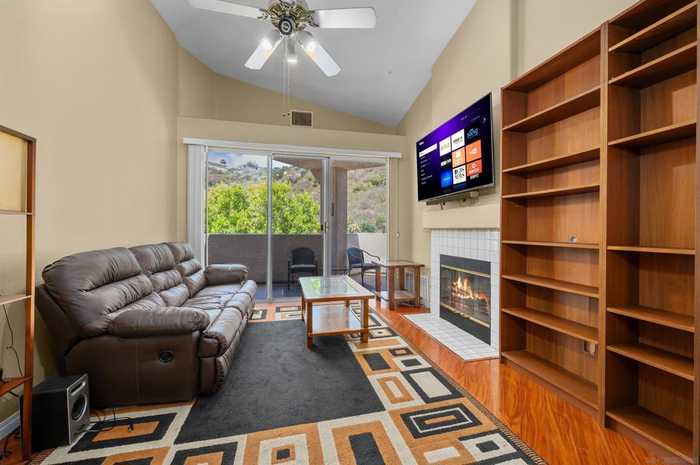 photo 2: 11225 Affinity Ct Unit 60, San Diego CA 92131