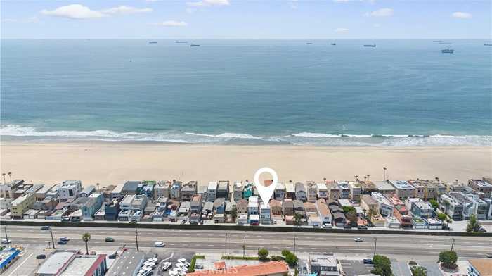 photo 1: 55 B Surfside Avenue, Surfside CA 90743