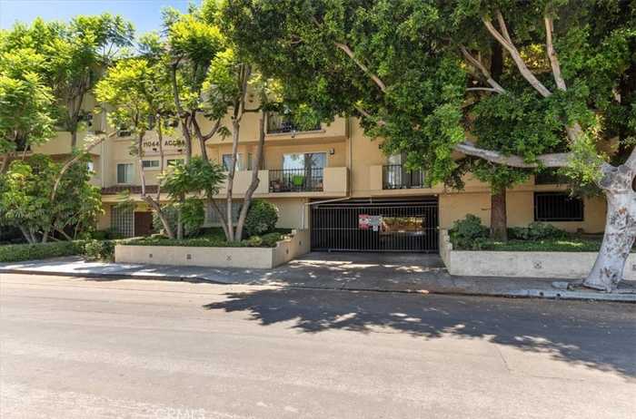 photo 1: 11044 Acama Street Unit 202, Studio City CA 91602