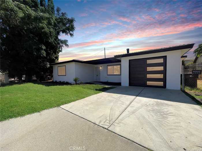 photo 1: 13820 Nolze Place, Moreno Valley CA 92553