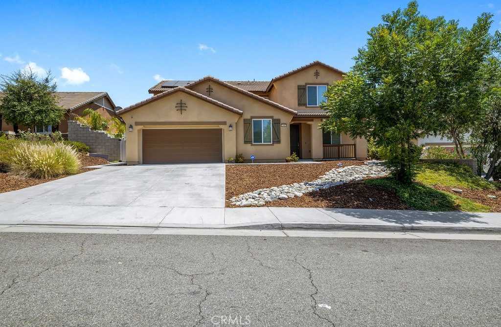 photo 1: 23407 Crystal Way, Wildomar CA 92595