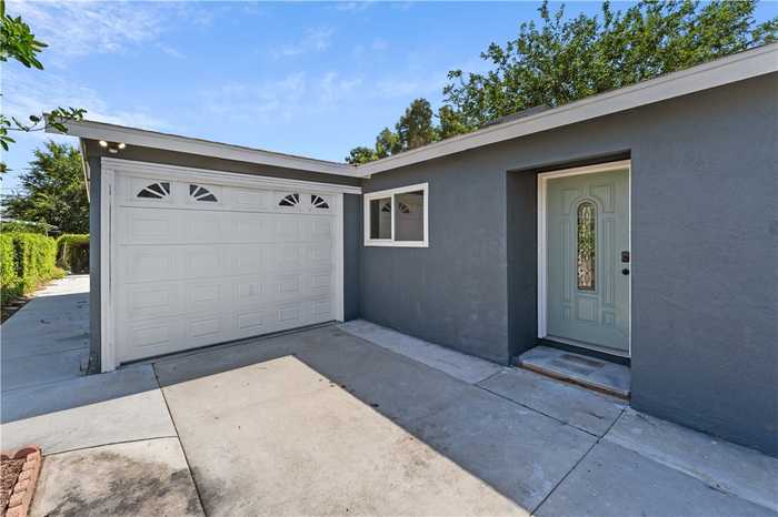 photo 2: 18521 10th Street, Bloomington CA 92316