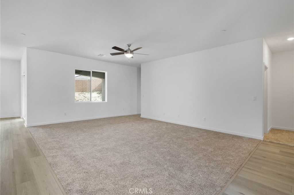 photo 3: 11286 Farley Lane, Victorville CA 92392