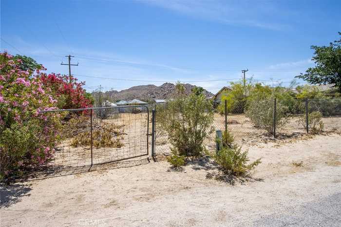 photo 2: 61929 Grand View Circle, Joshua Tree CA 92252