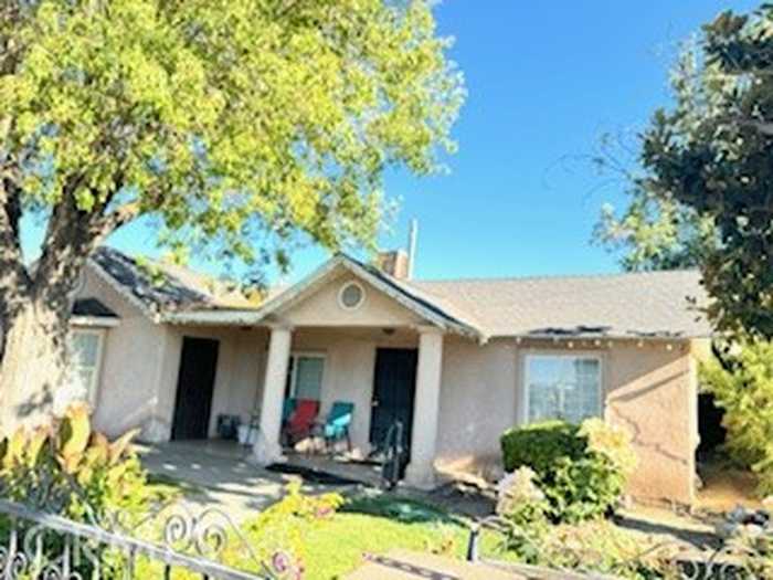 photo 2: 1250 W Childs Avenue, Merced CA 95341