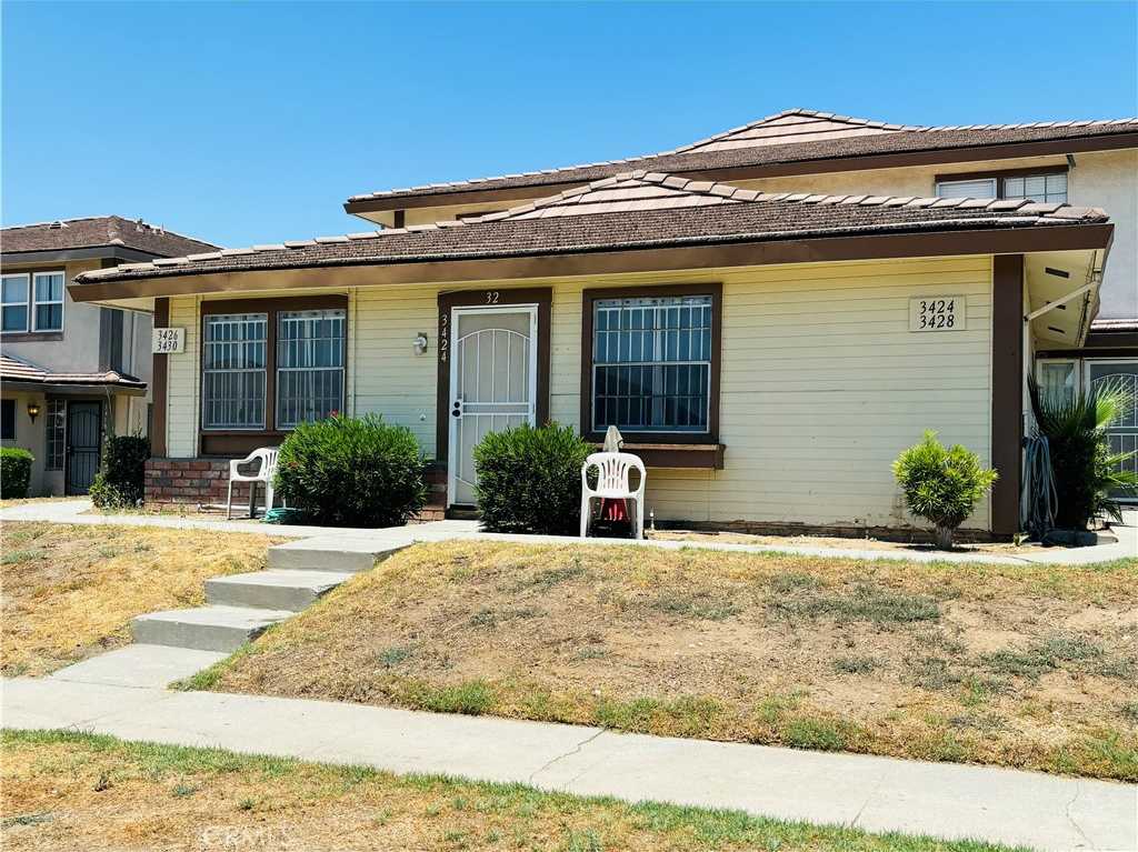 photo 2: 3424 Rainbow Lane, Highland CA 92346