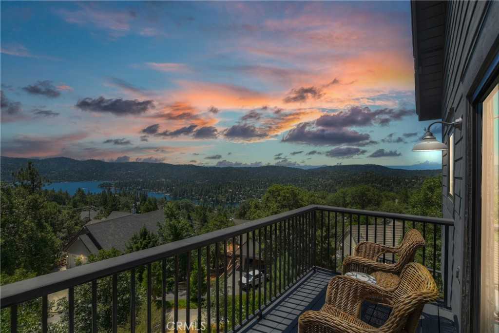 photo 3: 27729 Caribou Drive, Lake Arrowhead CA 92352