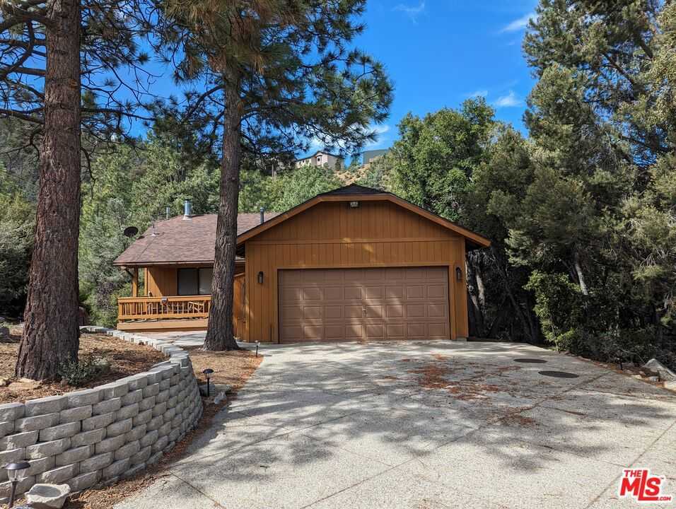 photo 1: 1813 Linden Drive, Pine Mountain Club CA 93222