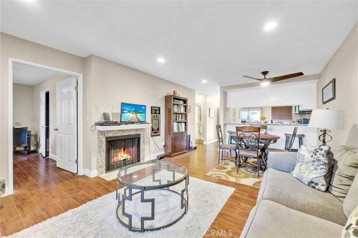 photo 1: 680 Grand Avenue Unit 105, Long Beach CA 90814