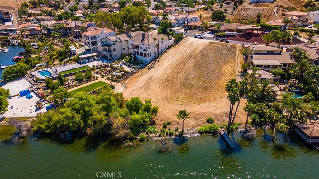 photo 2: San Joaquin Drive W, Canyon Lake CA 92587