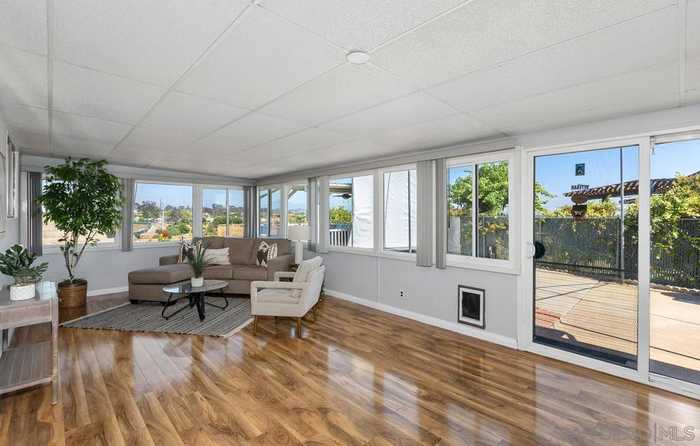 photo 2: 2251 VANCOUVER AVE, San Diego CA 92104