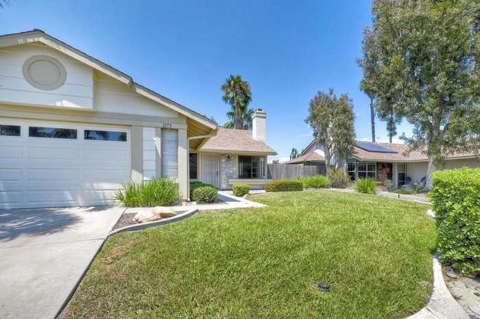 photo 2: 1273 Browning Court, Vista CA 92083