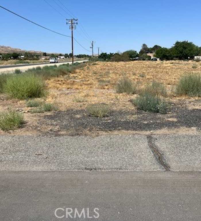 photo 1: 167 Th St Dr, Lancaster CA 93535