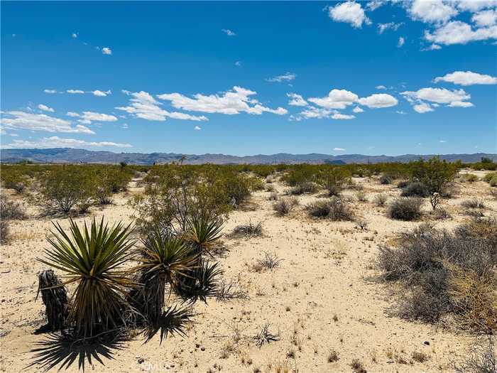 photo 1: 2 Milky Way Avenue, Joshua Tree CA 92252