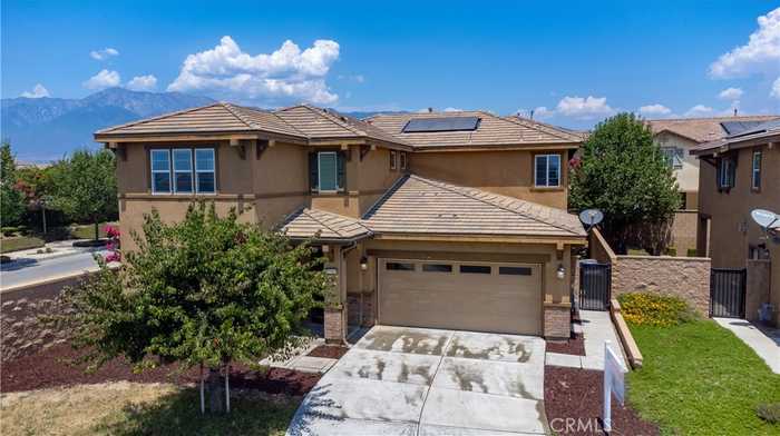 photo 1: 15460 Vanilla Bean Lane, Fontana CA 92336