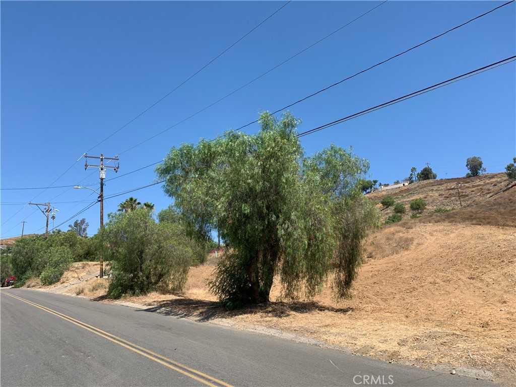 photo 3: 24460 Conejo Drive, Menifee CA 92587