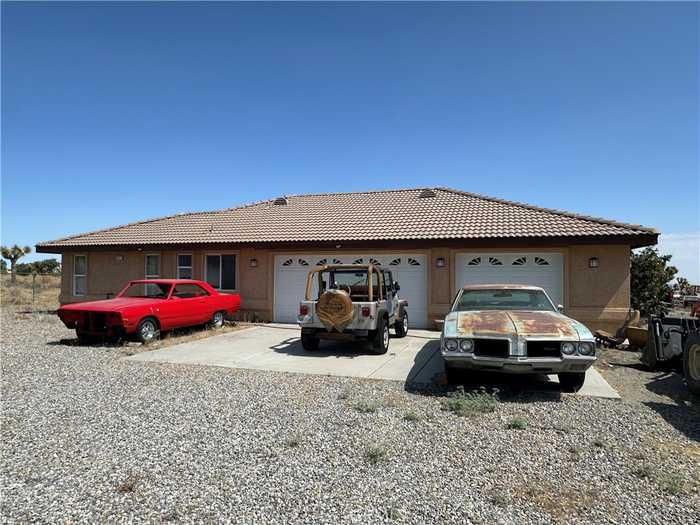 photo 1: 3282 Coyote Road, Phelan CA 92371