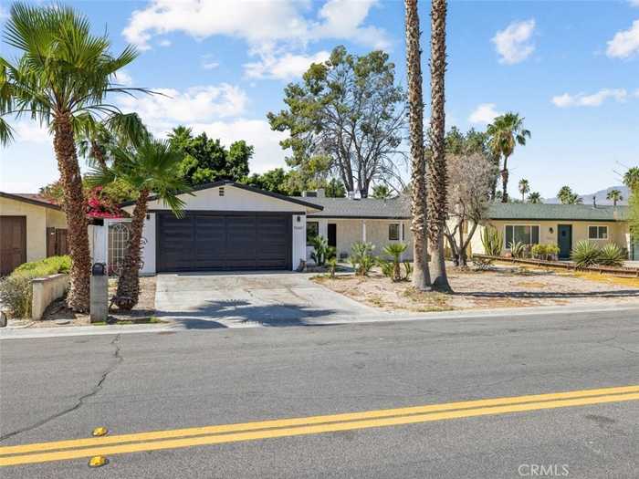 photo 2: 76567 New York Avenue, Palm Desert CA 92211