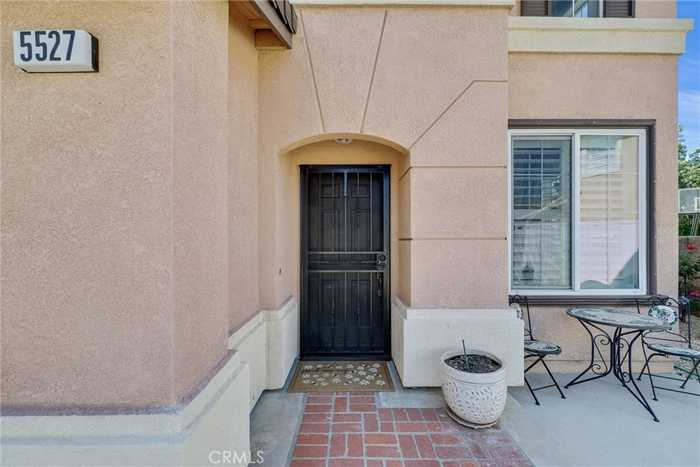 photo 2: 5527 Tenderfoot Drive, Fontana CA 92336