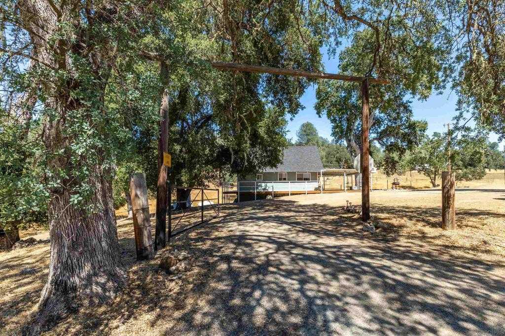 photo 2: 5510 Whispering Pines Ln, Paso Robles CA 93446