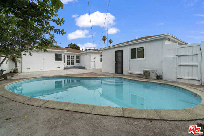 photo 2: 2670 Magnolia Avenue, Long Beach CA 90806