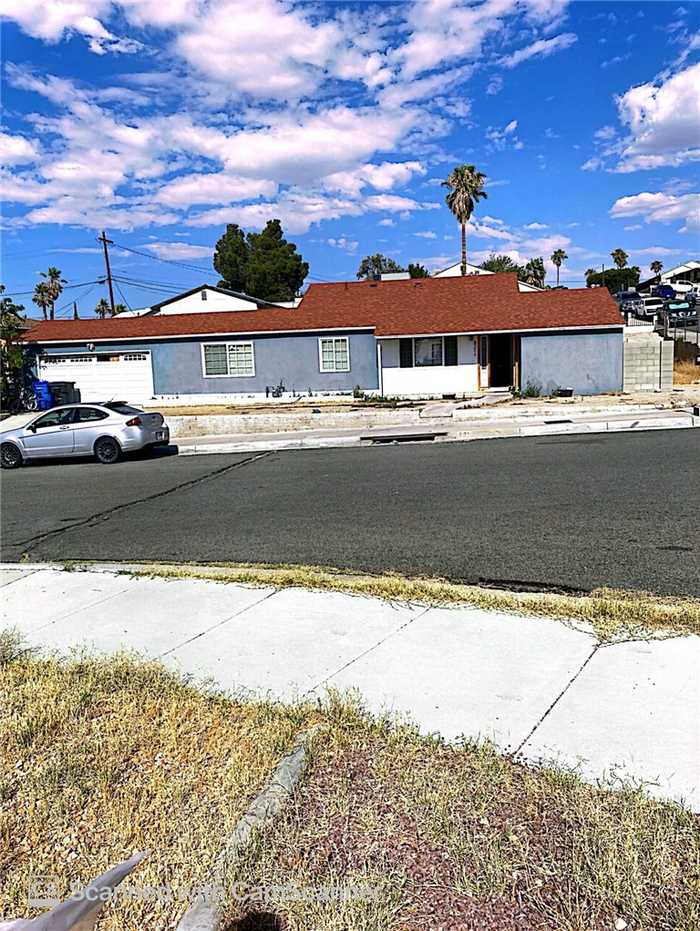 photo 1: 821 Caliente Drive, Barstow CA 92311