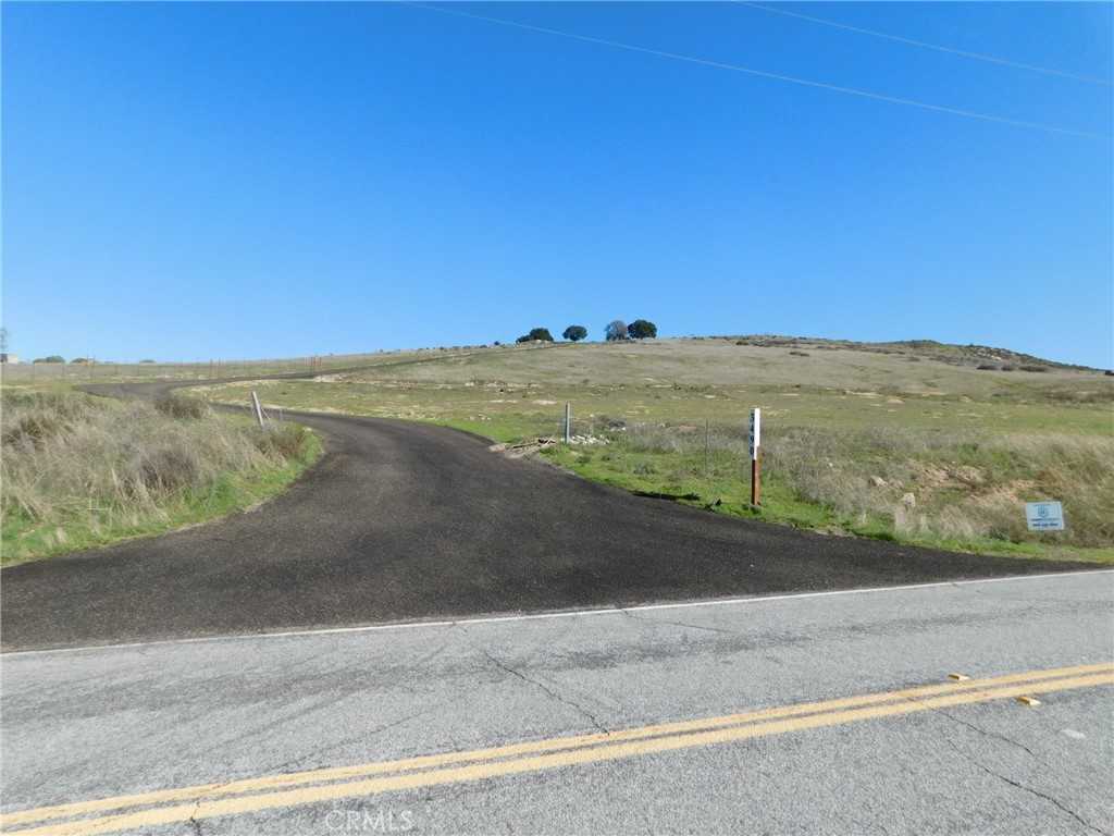 photo 1: 3490 La Panza Road, Creston CA 93432