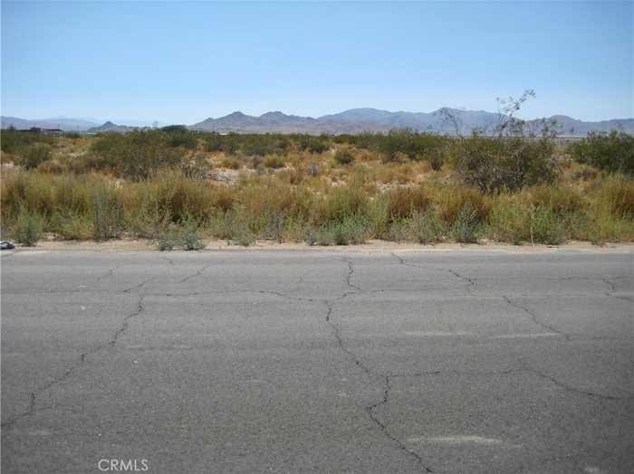 photo 2: 100 Locust Avenue, Lucerne Valley CA 92356