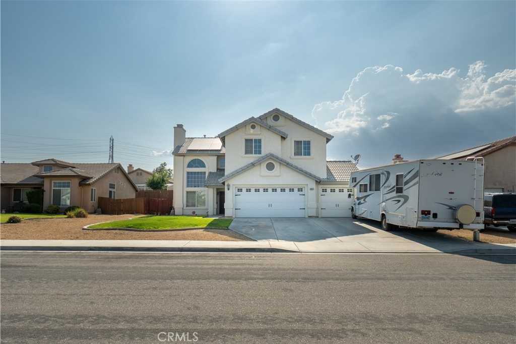 photo 1: 8952 Wedgewood Court, Hesperia CA 92344