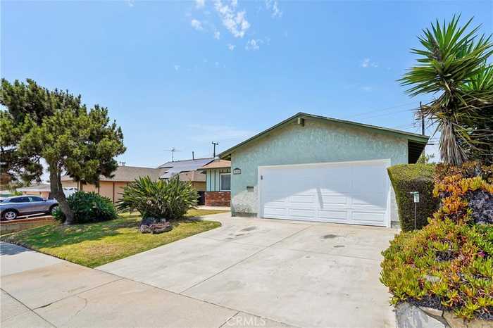 photo 2: 19207 Northwood Avenue, Carson CA 90746