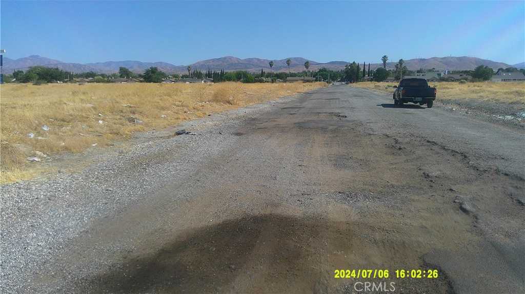 photo 3: 27TH STE VIC AVE R10 STE Street E, Palmdale CA 93550