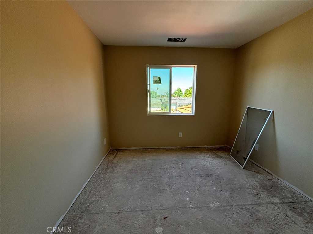 photo 3: 566 N Marvin, San Bernardino CA 92410