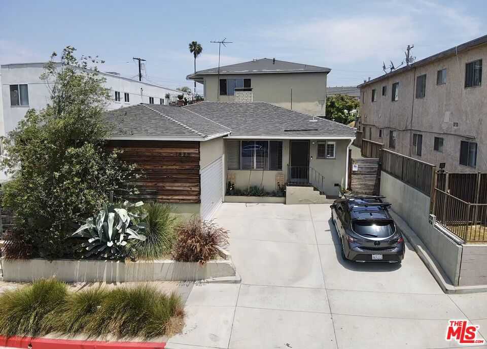 photo 2: 1829 20th Street, Santa Monica CA 90404