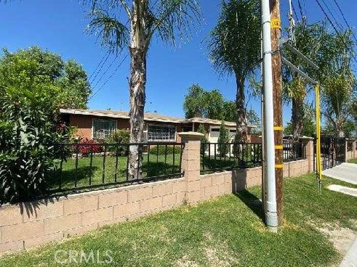 photo 2: 270 S Artesian Street, San Bernardino CA 92410