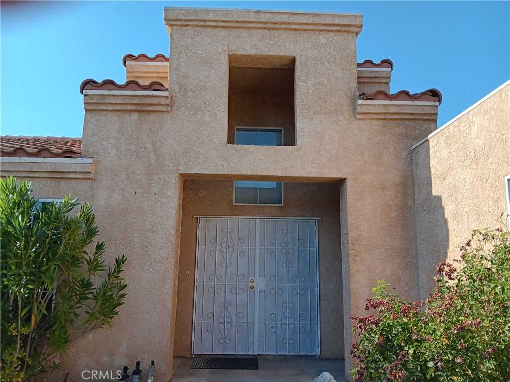 photo 2: 3759 Noll Drive, Palmdale CA 93550