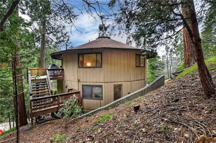 photo 2: 24847 Felsen Drive, Crestline CA 92325