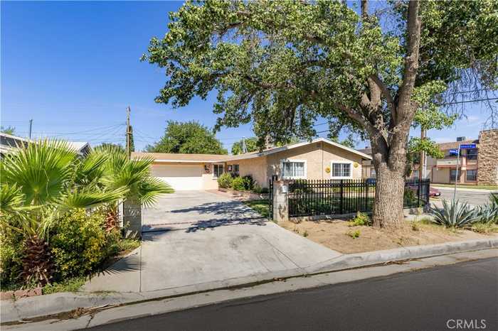 photo 2: 38299 Hendon Drive, Palmdale CA 93550