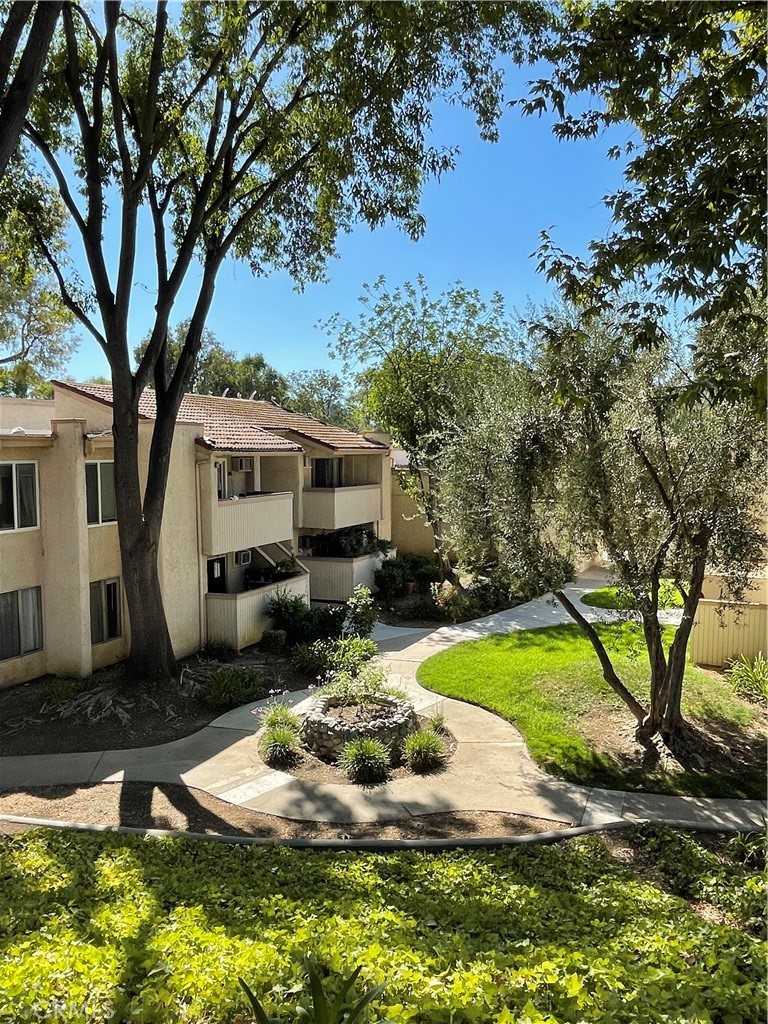 photo 1: 28947 Thousand  Oaks Blvd Unit 236, Agoura Hills CA 91301