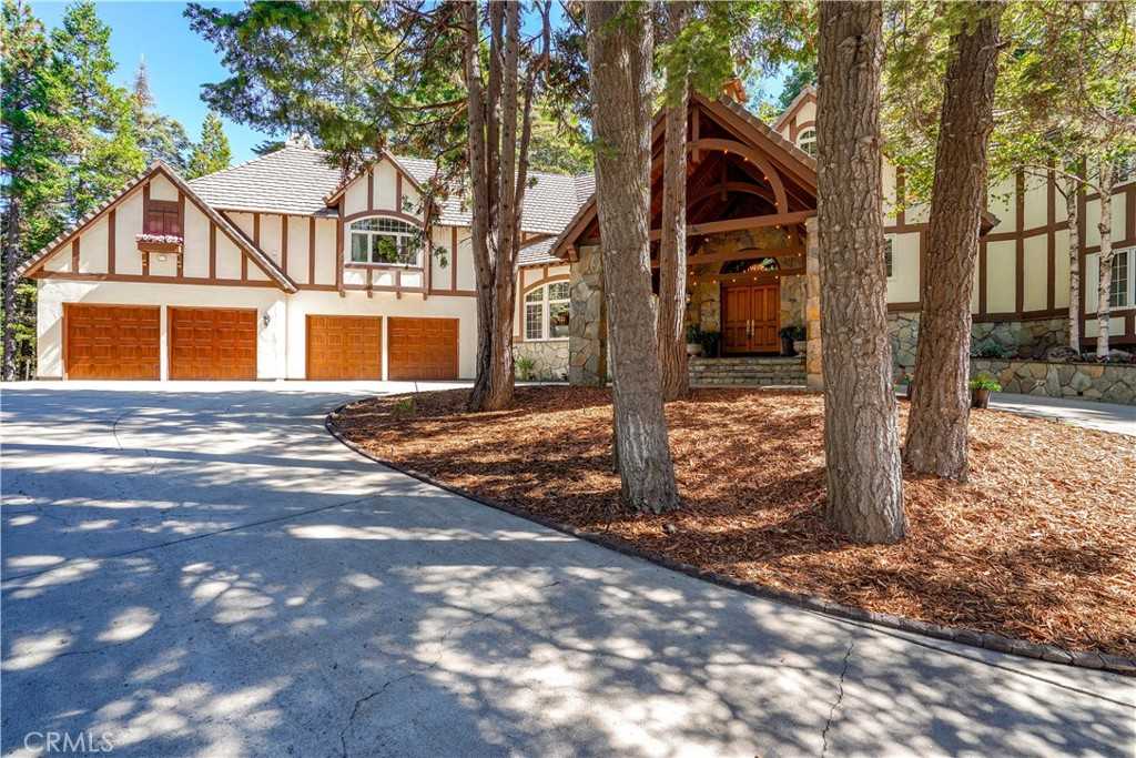 photo 1: 139 Cedar Ridge Drive, Lake Arrowhead CA 92352