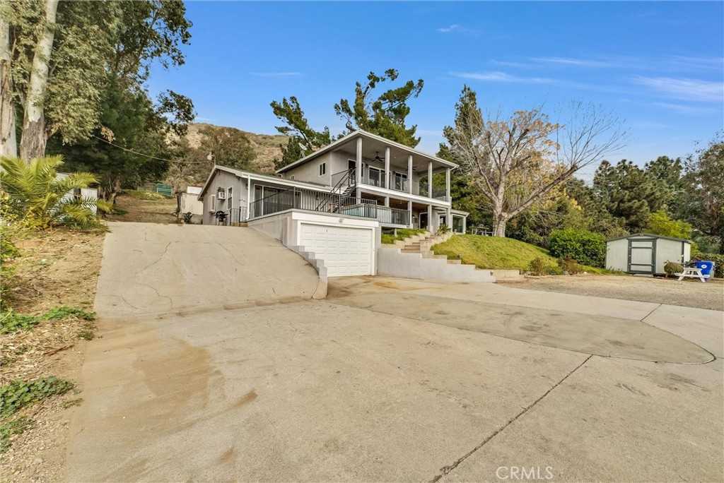 photo 3: 18016 Rancho Avenue, Devore CA 92407