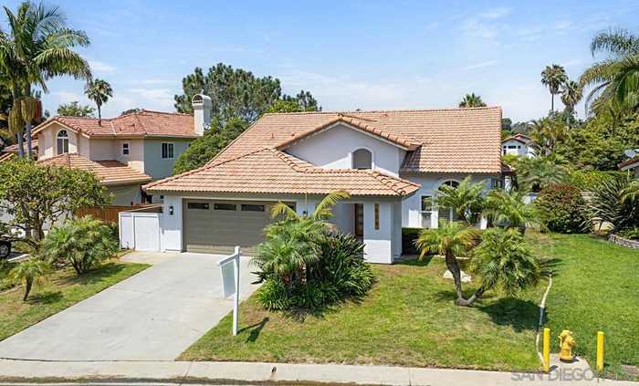 photo 1: 638 Poinsettia Park Ct, Encinitas CA 92024