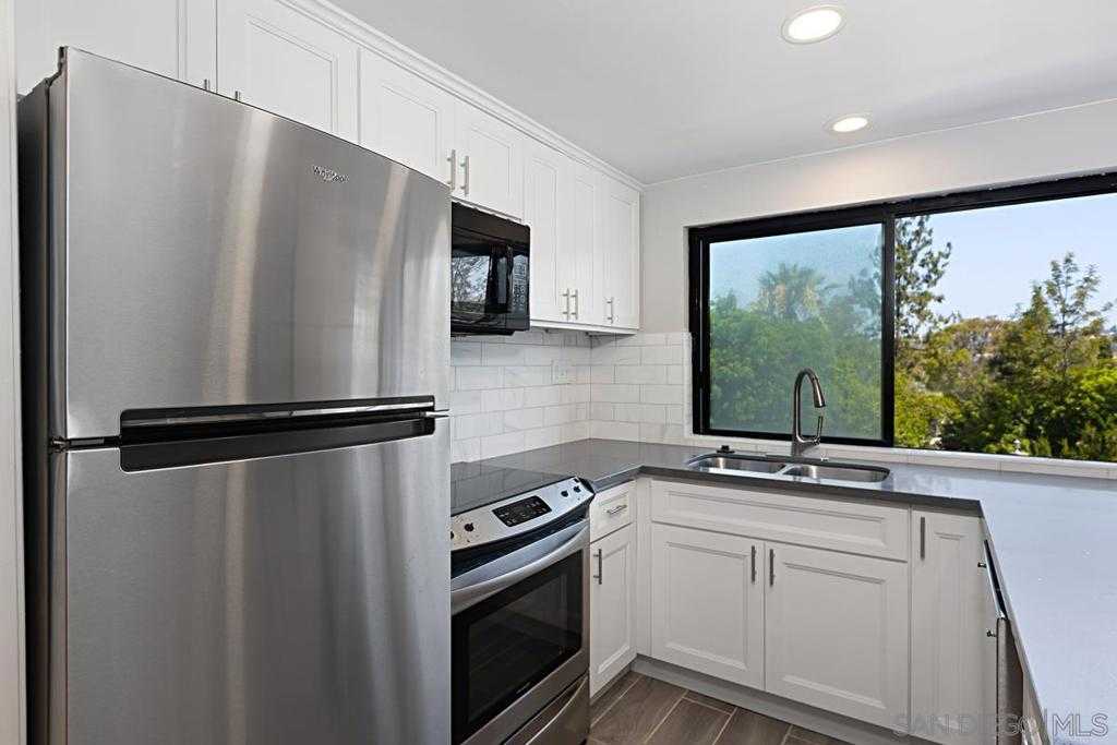 photo 3: 5125 FONTAINE STREET Unit 105, Del Cerro CA 92120